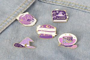 Magic Witch Hat Book Collar Balches Donne Lettera di vernice in lega per la moon Star Lapel Pins for Backpack Gonna Bish Badge Clothes Accessorio9336375