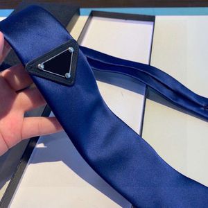 Mężczyzn Designer Męscy Masowe krawat Masowe krawat drukowane łuk luksurys projektanci Business Trójkąt na szyję koszula 6612ess