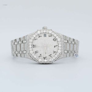 Klassische Herrenform am besten maßgeschneidertes Design im Edelstahl -Labor, das runde Brilliant Cut Diamond Armband Uhr gewachsen ist