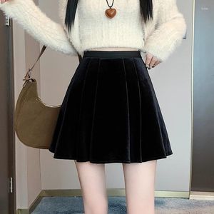 Skirts Fashion Streetwear Winter Mini Skirt Women Vintage Black Golden Velvet Pleated With Shorts A-Line Cute Skater Jupe Femme