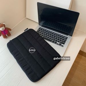 Designer Saco de armazenamento preto Bolsa de armazenamento de computador de algodão de grande capacidade Logotipo de carta feminina Moda Moda Bolsa de maquiagem portátil Bolsa de mão