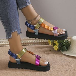 كورت جيجر صندل منصة النعال السيدات المسطحة أحذية النساء خياطة قوس قزح الصيف شاطئ المصمم Slides Flat Shoes Eagle Head Hook Loop 264