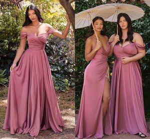 Pink empoeirado fora do ombro Plus Size Damas de dama de honra Maid Honra chiffon Uma linha de vestidos formais de plissada longa