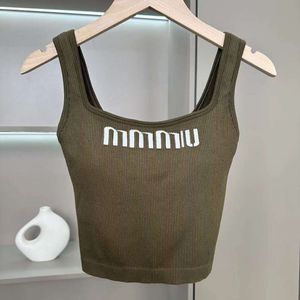 Mui mui Frau T-Shirts Westen Sommerhemden Bluse Camis Designer T-Shirt ärmellose Tank Strickhemden Frauen weibliche Schlankwesten kurze Tees Shirts Tops S-L 789