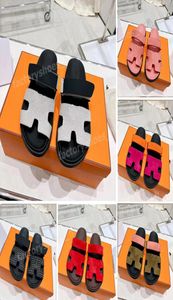 2023 Дизайнерские сандальные шипр -тапочки Мужчины Женщины телячья туфелька скольжения замши, резиновые сандалии, классические летние пляжные шлепанцы S8614009