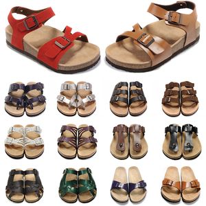 Gratis frakt Sandaler Boston CLOGS Slidor Slides Shoes Black White Maroon Silvery Beige Red Grey Mens Womens Classic Casual utomhus inomhusskor