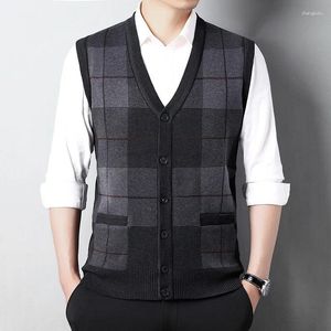Men's Vests Spring Korean Fashion Knitted Cardigan Sleeveless Tank Men Panelled Print V-neck Button Pockets Casual Warm Vest Sweater Top