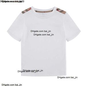 Koszula dla dzieci 2021 Nowy przylot koszulki z krótkim rękawem Tops Dziewczyny Dziewczyny Niezwyczajny litera wydrukowana z wzorem niedźwiedzia T-shirty pullover