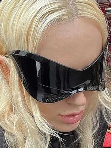 Солнцезащитные очки негабаритные киберпанк ретро -солнцезащитные очки с будущими технологиями для женщин Men Y2k Fashion Super Sunblasses Punk Mask UV400 T240428