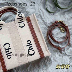 Woody Large Tote Women's Outlet Foreign Bags Handbag Bag 2024 Designer Capacity Hands Cloee Style Tote Portable Shopping Fashion SH OCA0