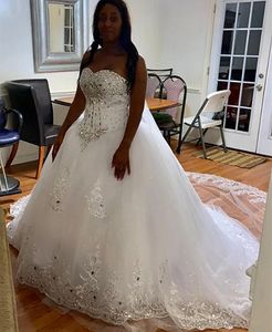Elegant Crystals Beaded Wedding Dresses Plus Size Long Tulle Bride Gowns Lace Appliques Ivory White Luxury Bridal Dress Chapel Train Back Lace-Up