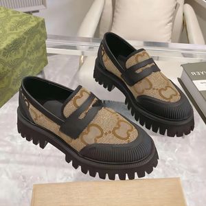 2024 Tasarımcılar Loafers Kadın Dantel Up Ayakkabı Loafer Platform Spor Sneaker Elbise Moccasins Tuval Derby ayakkabıları tıknaz Alt Ofis Lady Rubber Lug Sole 35-45