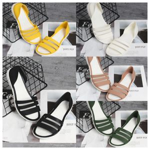 Новый топ -дизайнер Lummers New Flat Sandals Slippers Beach Black White Yellow Casual Flat Bteneded Commory Women Slippers