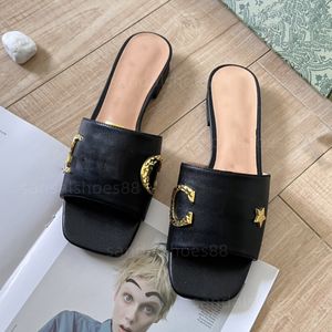 Designer Sandalen tofflor för kvinnors sandaler Sandale quiltade läder flip flop sandaler blå denim glid sandal slidder platt slip på sandles sommar strandskor