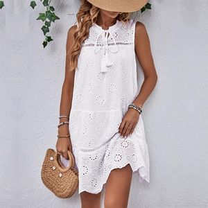 Vestido branco de feriado de moda feminina de verão 824