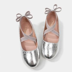Flickor skor prinsessan platt barns barn skor för flickor mjuk pu läder dans söt söt baby småbarn Mary Jane 240416