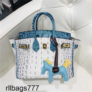 2024 Handväska Platinum Cowhide Leather Womens Fashion Combination Color Bag Crocodile Bone Mönster Kohid Kontrast Färgpåse