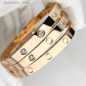 Designer Bangle Screw Armband Fashion Jewelry Rose Gold Sier Titanium Steel Diamond Bangles nagelarmband för män Kvinnor 17 18 19 20 Storlek