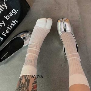 Sexy Socks High quality and comfortable summer ultra-thin split toe womens cotton socks gold silk striped double toe Japanese Harajuku Tabi socks Q240427