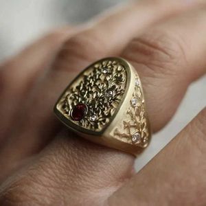 Wedding Rings Gorgeous Men Rings Gold Color Flower Classic Vintage Design White Stone Party Accessories Gift