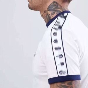 Fred Polo Perry Men Дизайнерский футболка высшего качества роскошной моды Polos Mens Mens Round Sheam Плековая струна Метка минималистского стиля повседневное бутик четыре коротких рукава