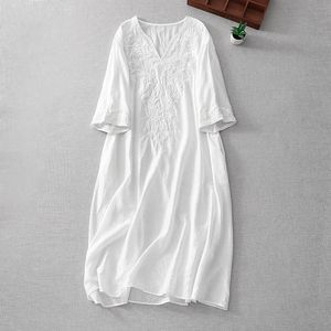 여성을위한 라미 자수 드레스 여름 레트로 예술적 큰 크기 느슨한 슬리밍 기질 미디