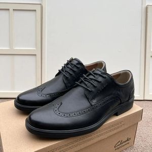 Sapatos casuais 2024 Trend Brogue for Men Fashion Business Adult Rubber Leather Sapato Oxford Mens