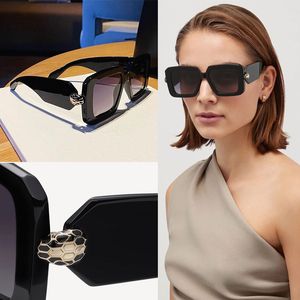 24SS Womens Serpenti Solglasögon Lady Overized Squared Frame Black Solglasögon Kvinnor Designer Gradient Gray Lenss Eyewear BV40006I