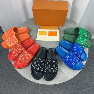 2024 Nyaste högkvalitativa Flat Beach Slippers Sandaler Luxury Shoes Män Kvinnor äkta läder Flip Flops Sandaler Flat Famous Brand Sewing Beach Flats Designer Shoes