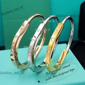 Tiffanlies Set Designer Women New Series U-Shaped Lock Head Buckle High Edition Smooth Face Colored Band Diamond Armband TiffanyJewelry 300