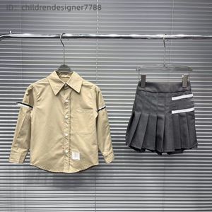 新しいクラシックな高級デザイナーベイビーセットTシャツセータースーツキッズファッション子供の2PC