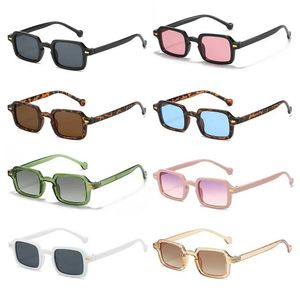 5x0V солнцезащитные очки модные квадратные солнцезащитные очки женщины новые ретро -заклепки