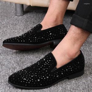 Scarpe eleganti in stile britannico maschile in pelle casual strass per uomini mobili neri mocasine morbide e traspirabili