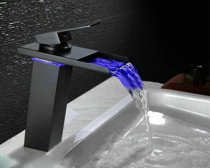 106quot svart vattendriven LED -kran badrum bassängen kran mässing mixer kran vattenfall kranar kall kran bassäng tap4706857