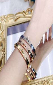 Charm Bracelets European famous brand jewelry 925 sterling silver pig nose bracelet women039s light luxury fashion banquet kell4469968