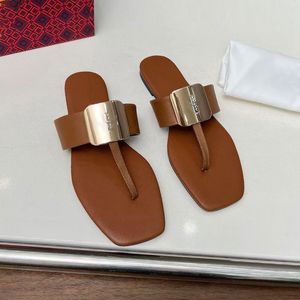 Summer Women Fashion Sandals Designer Comfortable and Sweet Beach Flip flops Casual Garden Party Open Toe Flats