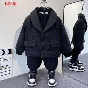 Корейская двухбортная пиджак плюш для детских мальчиков теплой зимняя одежда детская и нижняя костюм для двух частей.