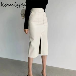 Slim Straight Faux Leather kjolar Kvinnor Spring Package Hip Long Pu Jupe Chic Split Designad Fashion Solid Mujer Faldas 240415