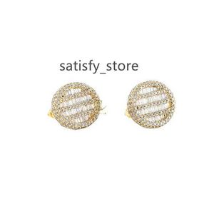 Top Quality Vintage Style Baguette Round Cut Moissanite Diamond Screw Back Stud Earring For Men Women