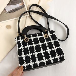 Bolsas de designer bolsas de ombro clássico luxuoso corpo transversal feminino feminino safra undermail snafbag genuíno em couro versátil presente de natal 182