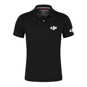 Polos masculinos 2022 Novo DJI Profissional Pilot Drone Mens Novo verão Camisas de pólo respiráveis de verão imprimindo tops de manga curta T240425