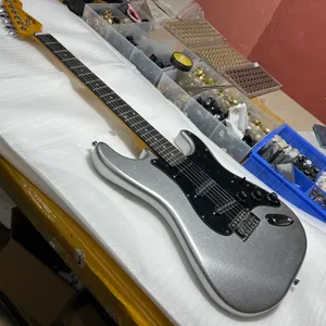 ST ELÉTRICO GUOTH ROSELACO ROSERIGADO MAGHOGINA CORPO METÁLICO DO 6 FORTAS GUITARRA GRATUITA VERSÃO DE MANDA DIREITA