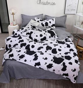 Bedding de cama de cama Conjunto de capa de edredom de capa de bola de vaca preta Tampa da colcia de lençóis lençóis Quilt Queen King Size 34pcs Camas de cama C10185491679