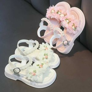 Sandals Girls Flowers Sandals Kids Sweet Princess Shoes for Party Wedding Kids Leather Sandals French Style Chic Summer Fashion 2024 New