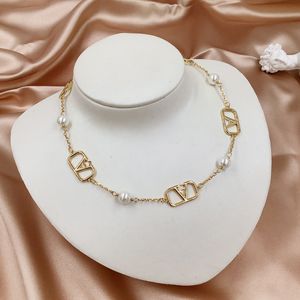 Designer Gold Pearl Necklace Luxury Atmosphere Jewelry Charm Women's Collar Dating Party Designer smycken Högkvalitativ födelsedagsfest smycken gåvor