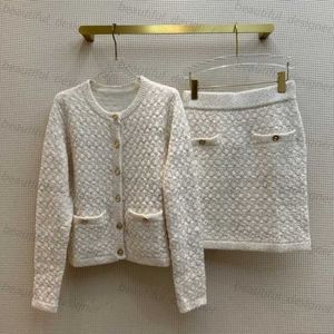 Luxury Designer Women's Two Piece Dress Set Skirt Autumn Fragrant Style Set Elegant and Gentle Sparkling Knitted Hip Half Skirt Two Piece Set