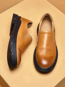 Lässige Schuhe erfolgreicher Mann hohe Qualität Easy Wear Slip-On Leder Oxfords Gentelmen Anzug Top-Layer Cowide Britisch formelles Kleid