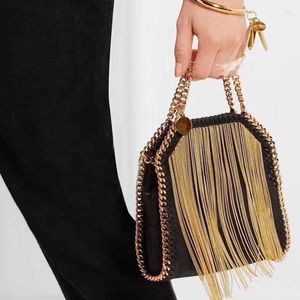 Bolsa de noite 2024 Bolsa de tendência de moda de designer de marca One ombro Crossbody Tassel Chain Messenger Dinner for Women