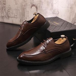 Sapatos casuais tendência de moda preto couro Oxfords Formal Zapatillas Hombre