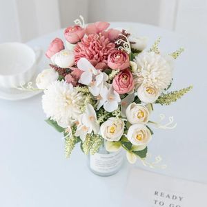 Kwiaty dekoracyjne 27 cm biała sztuczna hortensja do scrapbookingu jedwabna herbata pąki róży wazon wystrój domu bukiet świąteczny wieniec świąteczny